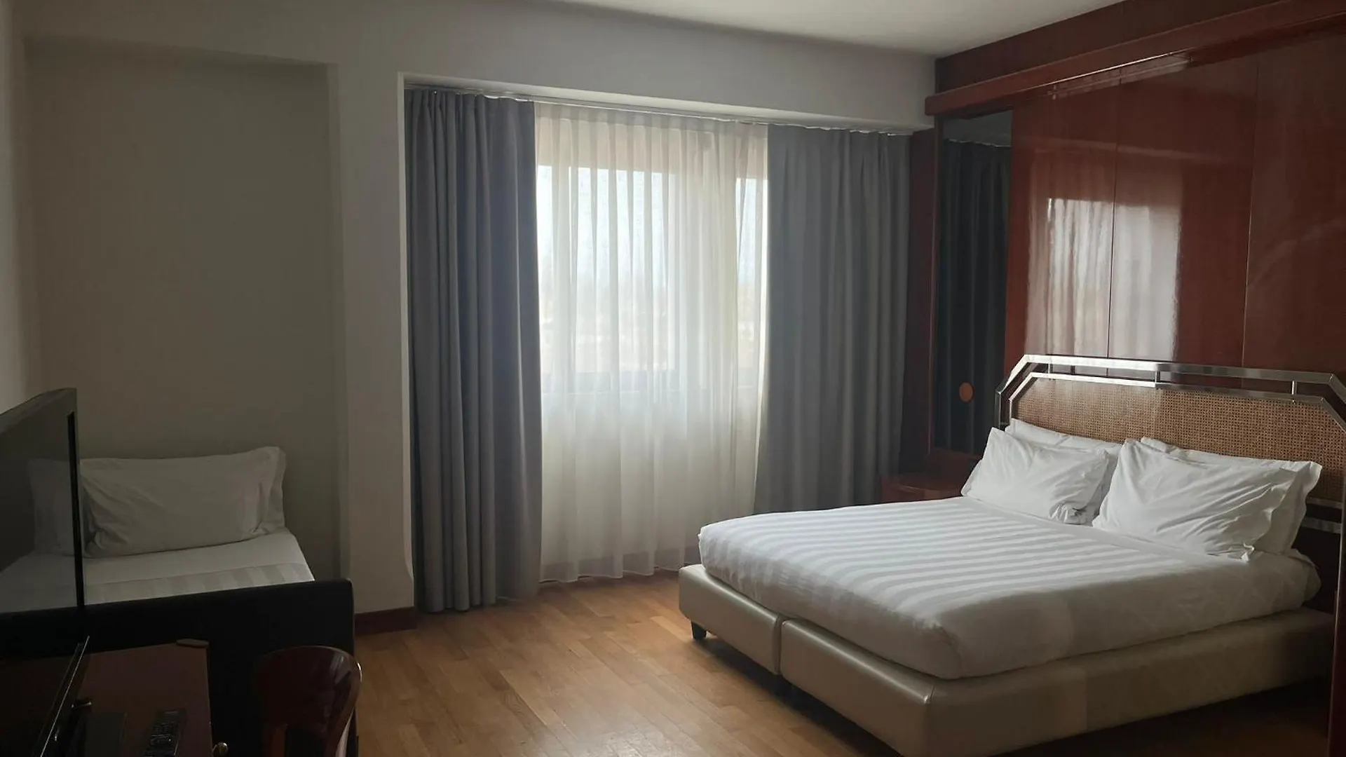 Hotel Napoleon Lucques 4*,
